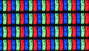• S-PVA   Дорожчі телевізори оснащуються матрицею S-PVA, яка забезпечує глибокий чорний колір
