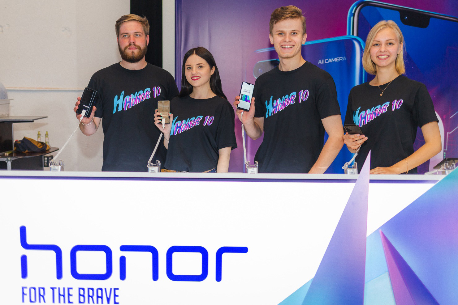 4 липня в Мінську HONOR представив свій флагманський смартфон   HONOR 10