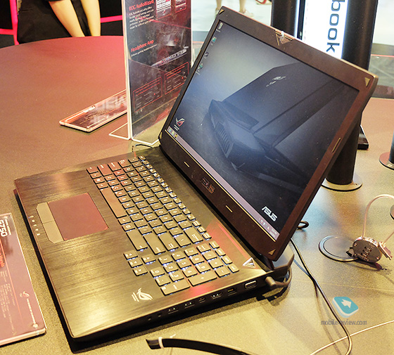 Представлений був і новий ігровий ноутбук компанії - Asus G750